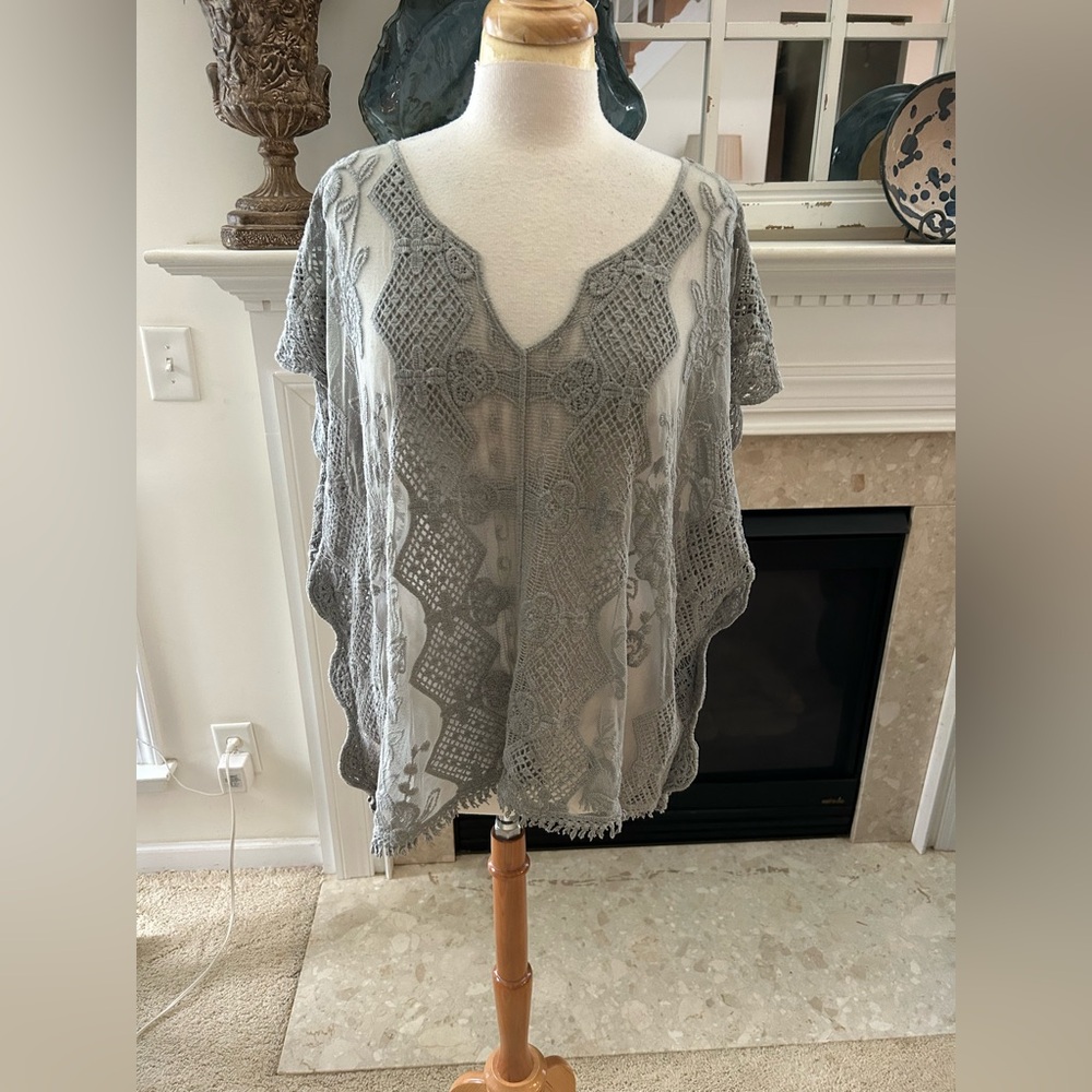 POL Sheer Gray Lace Bohemian Top